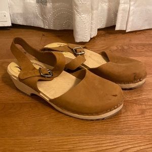 Lotta’s Clogs
